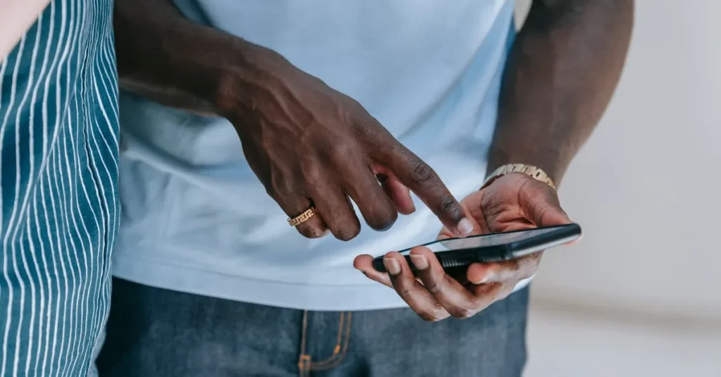 ChatGPT enfrenta desafios no mercado móvel enquanto Gemini avança